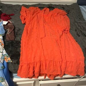 This dress did not fit me and was super cute not to sell.